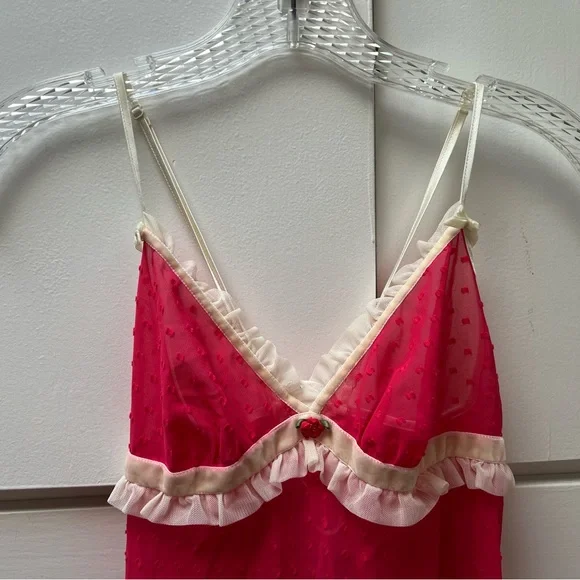 Vintage Betsey Johnson super pretty dark pink chemise and panty set in size S. - Picture 5 of 11